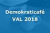 Bildtext "Demokraticafé - VAL 2018" på blå bakgrund där två kaffekoppar syns
