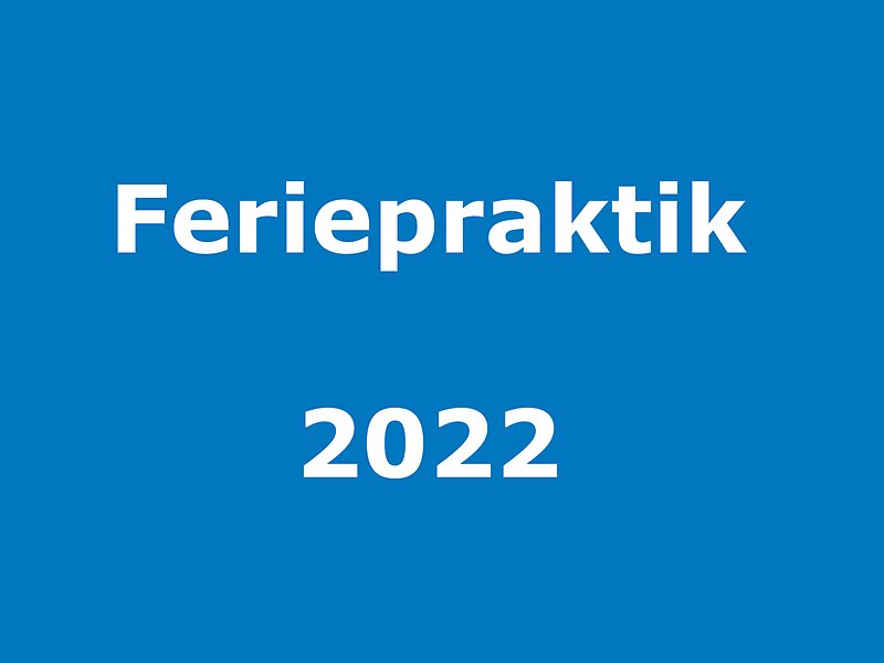 I vit text mot blå bakgrund står det Feriepraktik 2022.