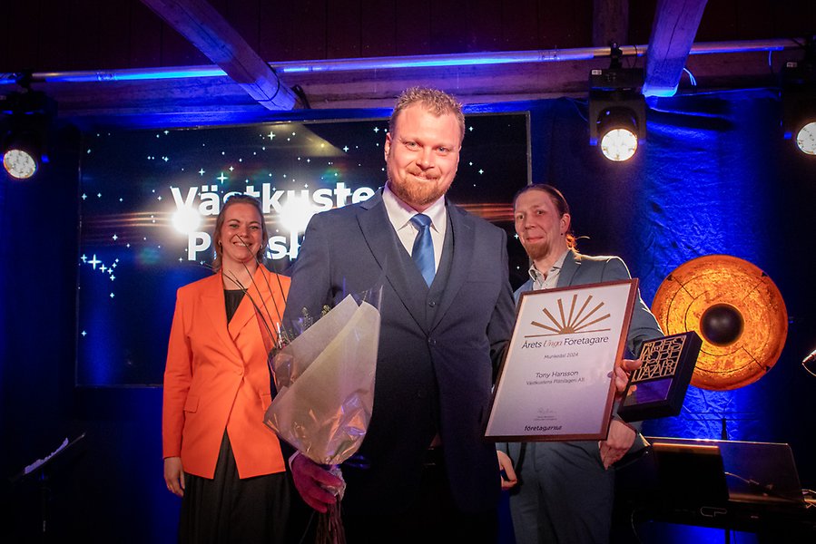 Bilden visar Tony Hansson från Västkustens Plåtslageri AB som blev utsedd av organisationen Företagarna till Årets unga företagare